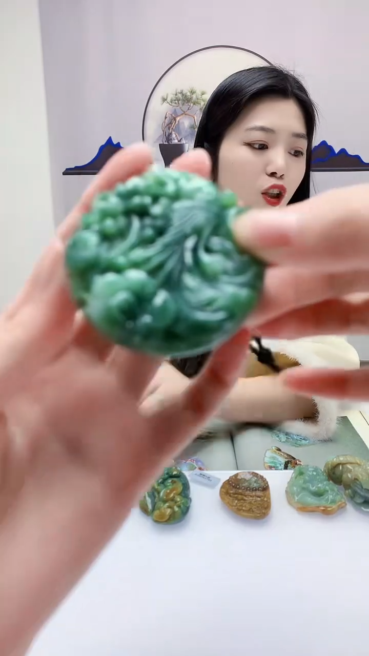 【闪购商品】定制翡翠未镶嵌0405zm-毛货挂件