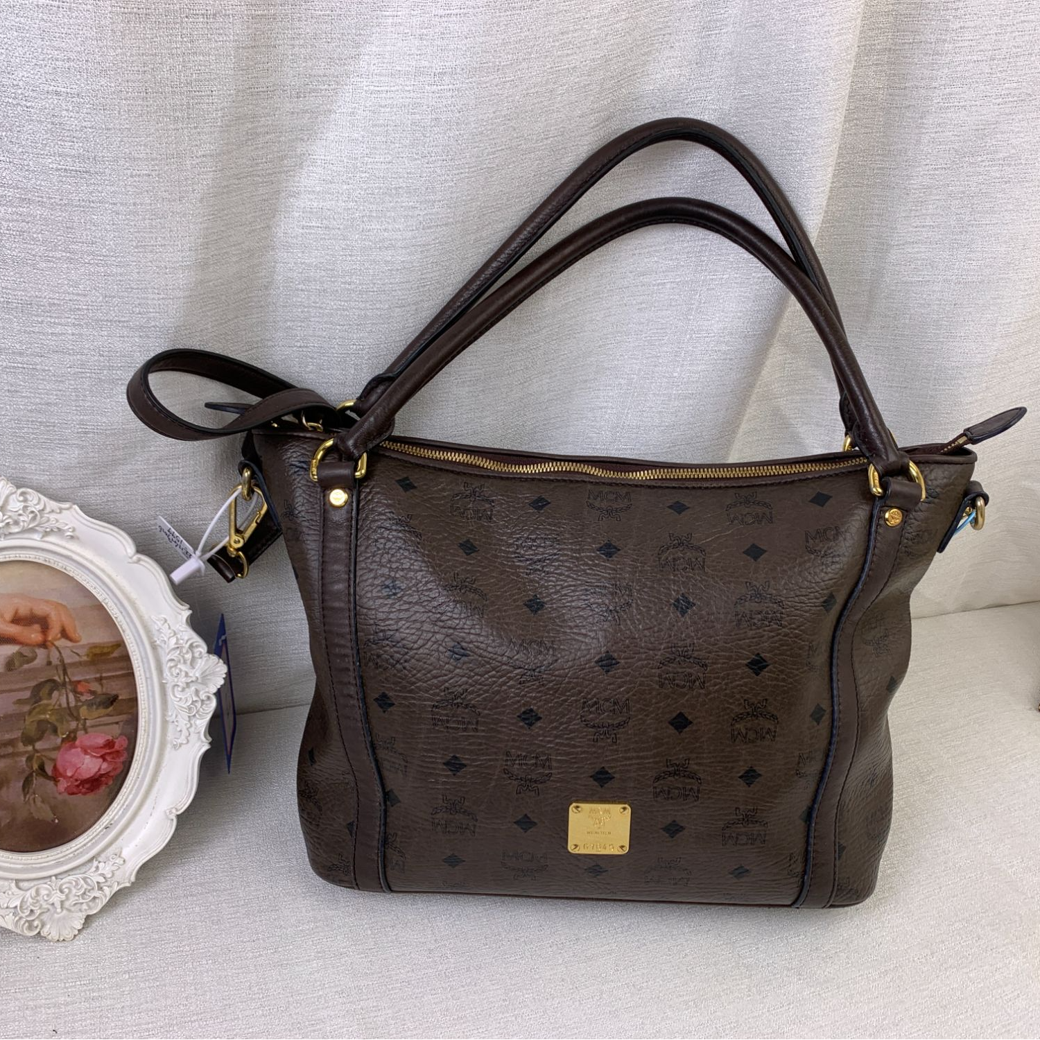 95新 MCM 咖啡色斜跨手提/EE11419016/9016