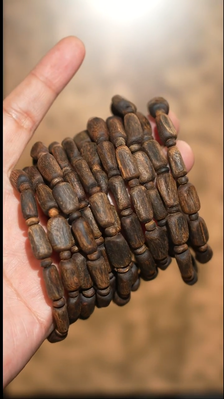 沉香手串海南绿奇楠沉水树心油虫漏随型单圈7克 多样性发一