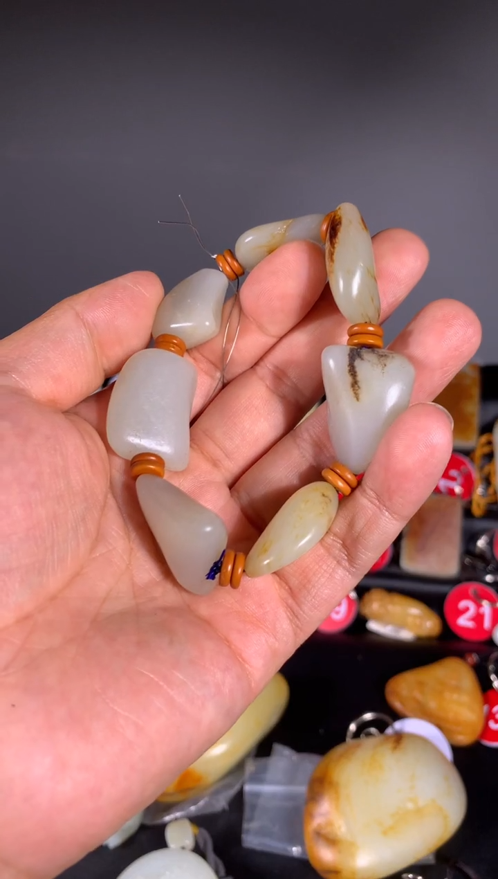 和田玉未镶嵌挂件其他