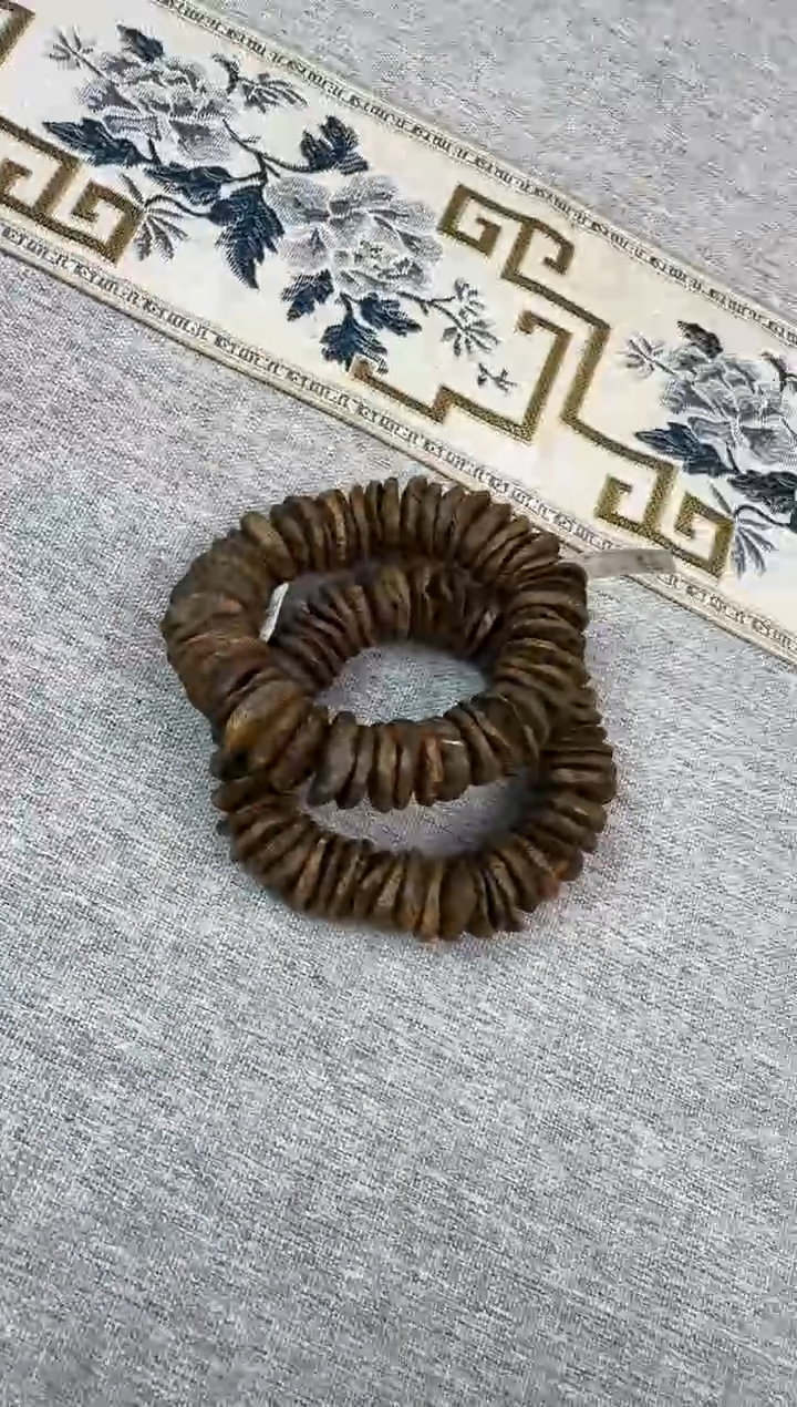 【闪购商品】沉香手串52克+张勺子丁口多样性发货一条    