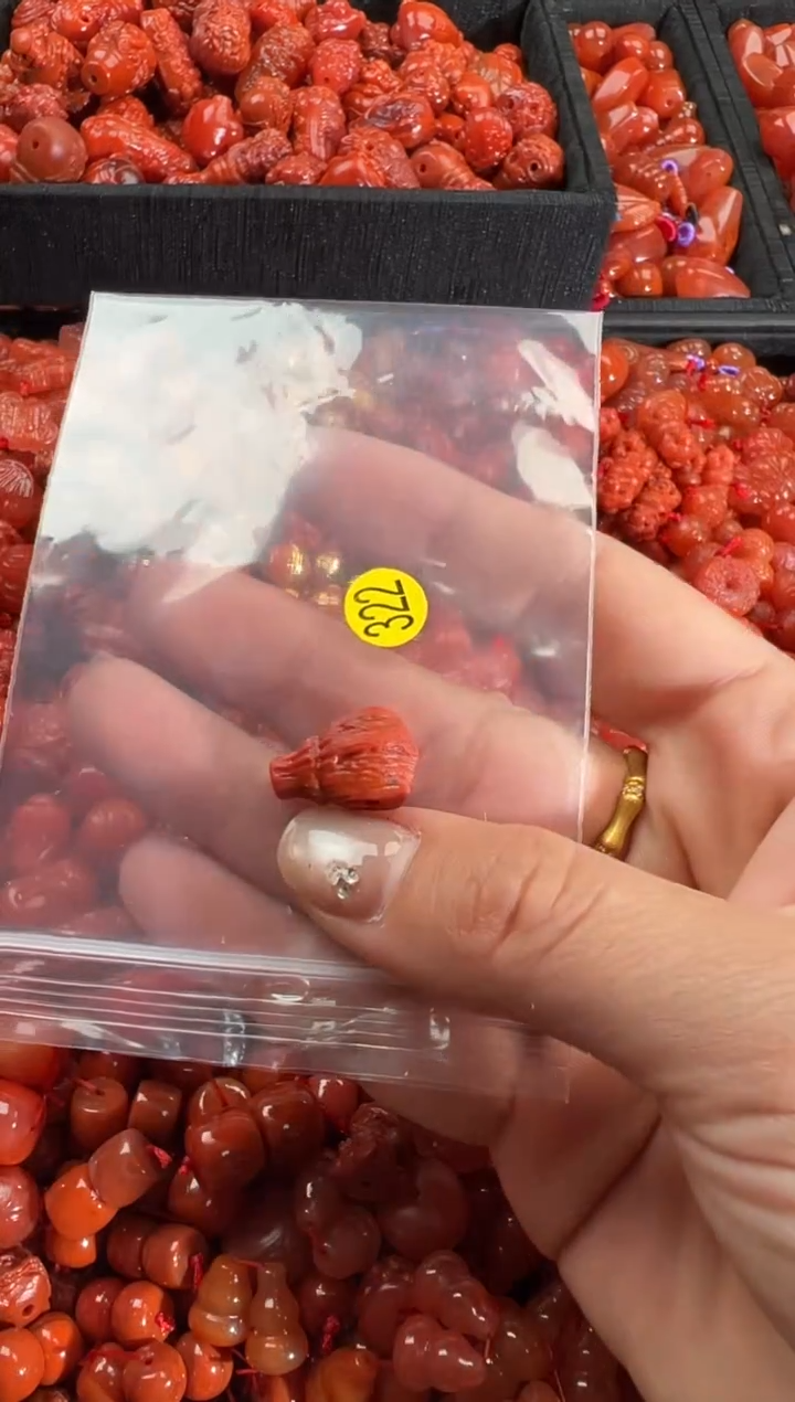 【闪购商品】南红玛瑙颈饰未镶嵌1
