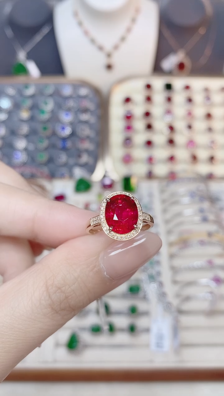 18K金镶嵌戒指碧玺4.1ct