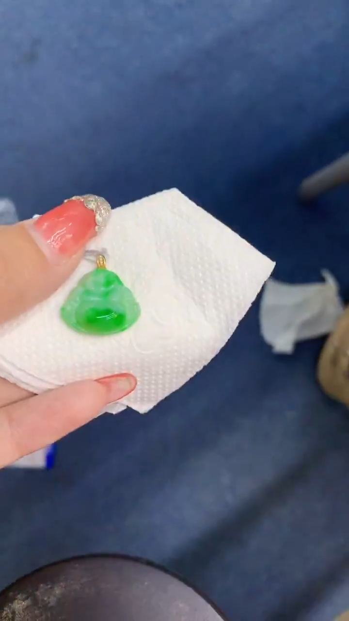 颈饰18K金镶嵌翡翠1