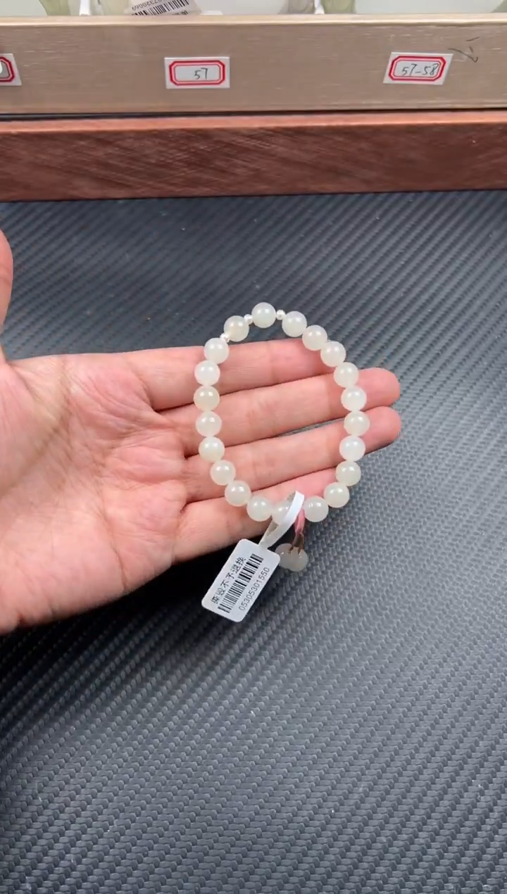 未镶嵌手串和田玉于田微色差卡8