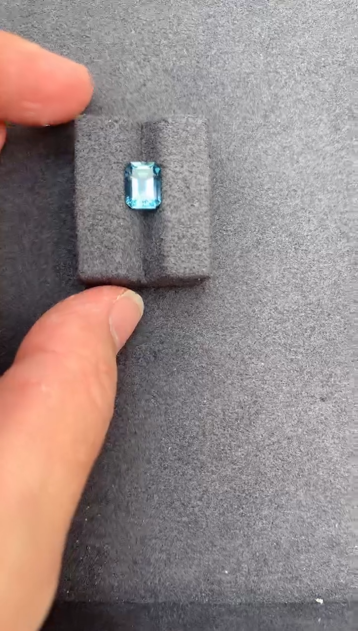 【闪购商品】海蓝宝石裸石未镶嵌1.5ct海蓝宝