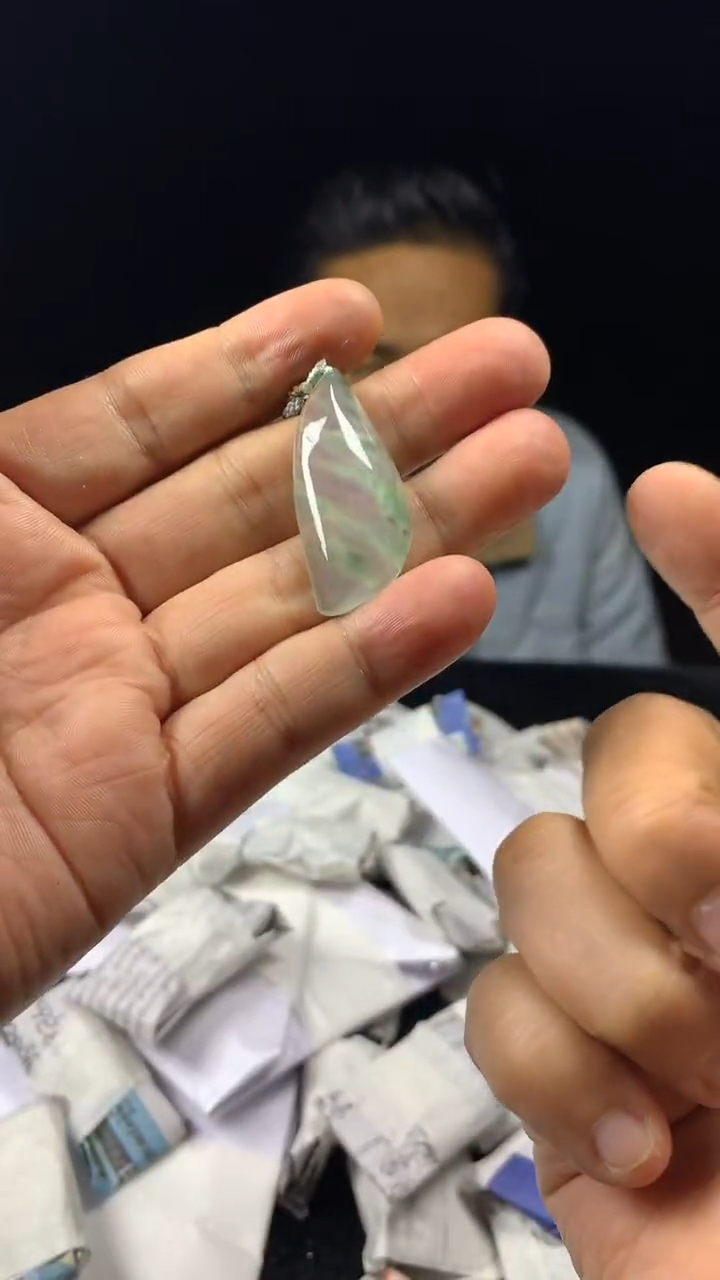 满色吊坠，所见即所得！！！