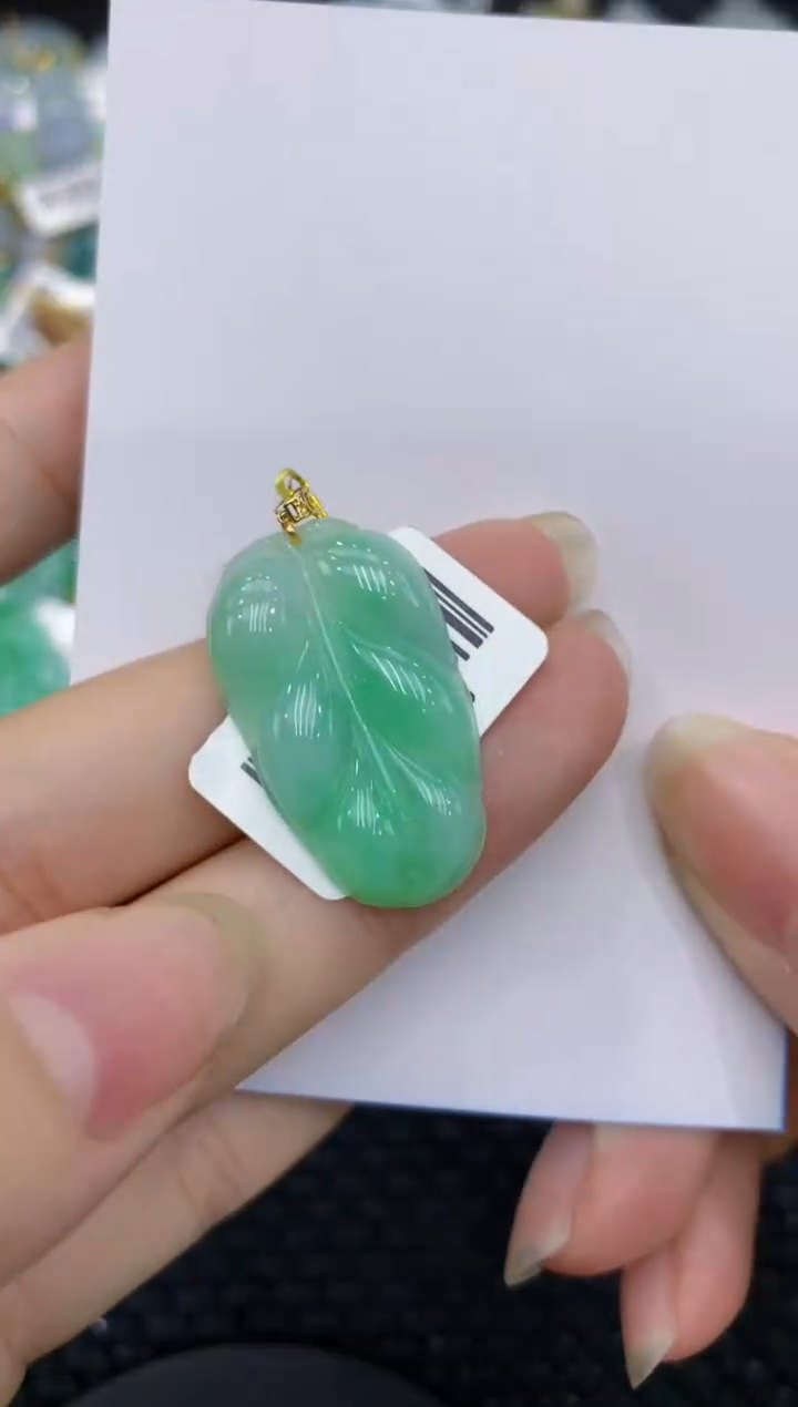 【闪购商品】翡翠颈饰18K金镶嵌8888888888