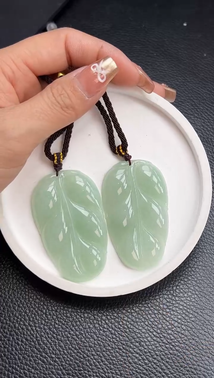 【闪购商品】翡翠颈饰未镶嵌YM1048-3 大叶子多样性发一