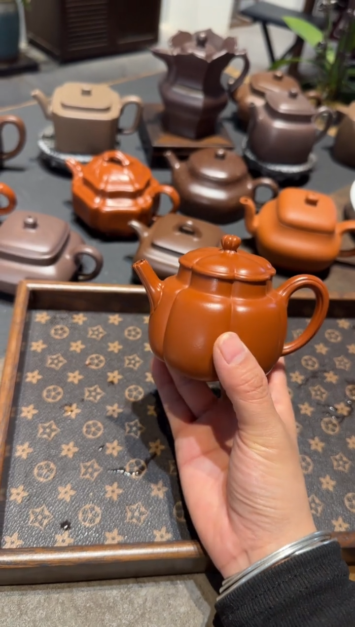 【闪购商品】紫砂茶壶繁花 朱泥
