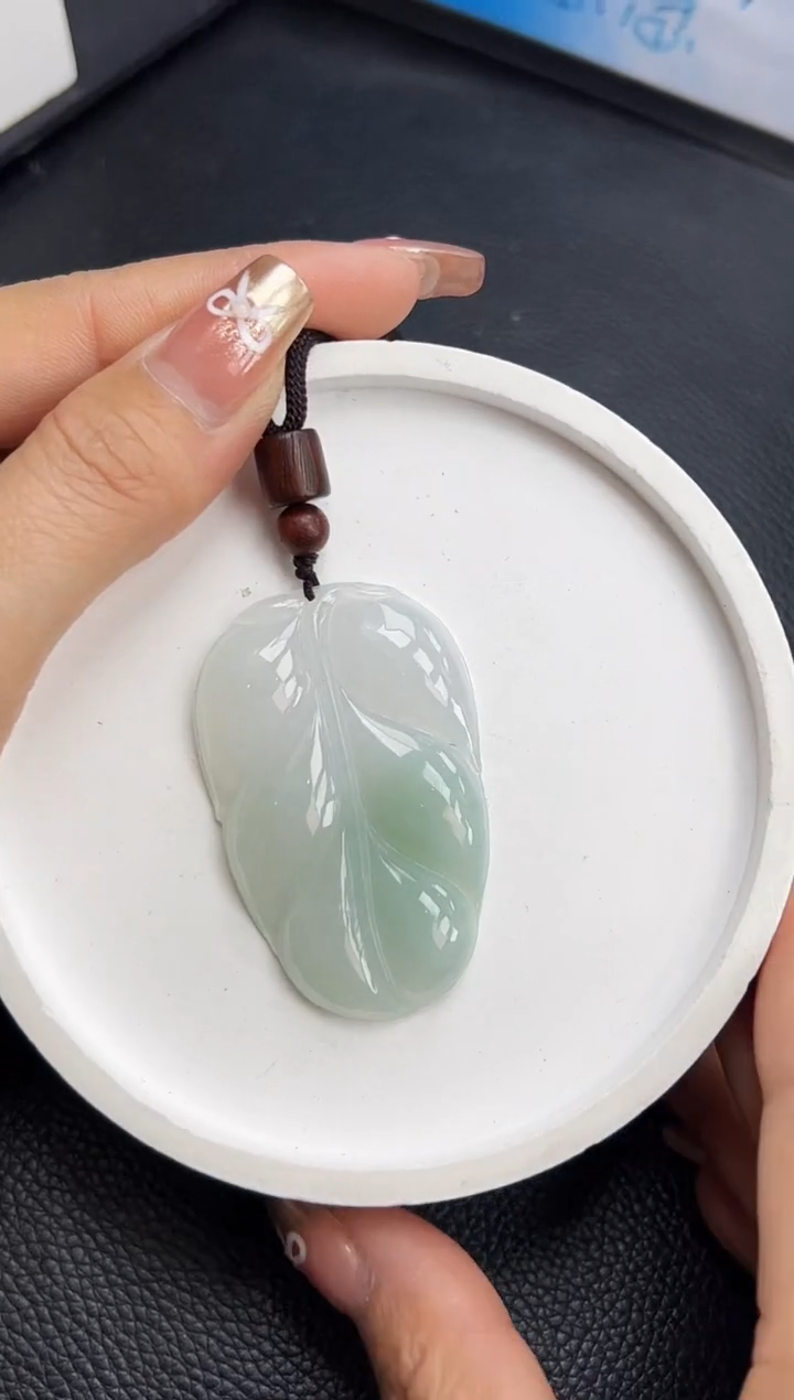 【闪购商品】翡翠颈饰未镶嵌YM1038-2 叶子