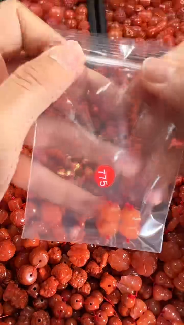 【闪购商品】南红玛瑙颈饰未镶嵌1