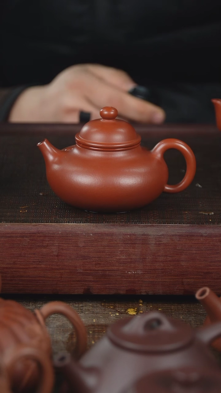 【闪购商品】紫砂茶壶160cc全手朱泥容天