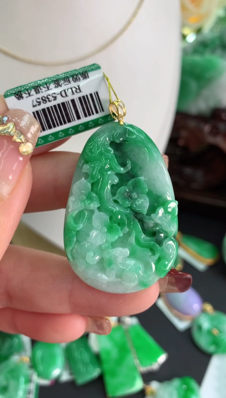 【闪购商品】翡翠颈饰18K金镶嵌挂件