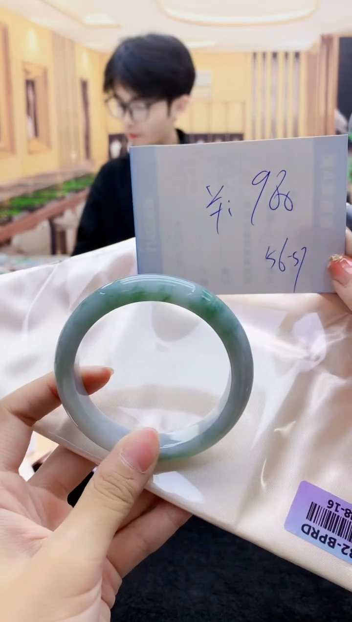 【闪购商品】翡翠手镯未镶嵌    H48-16