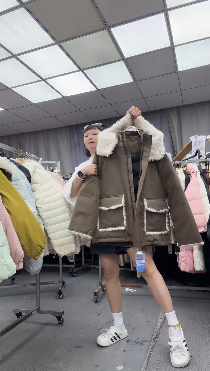 棉大哥家漂亮上衣漂亮颜色