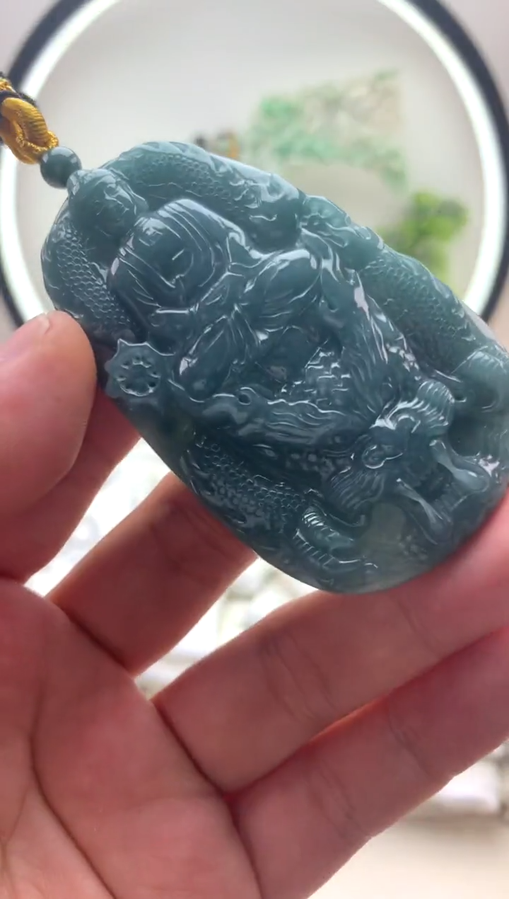 颈饰未镶嵌翡翠大日如来