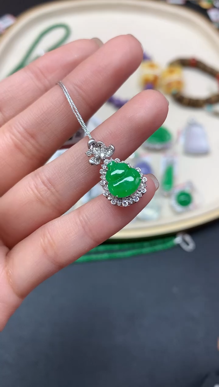 【闪购商品】翡翠吊坠(不含链)18K金镶嵌吊坠A240|5980