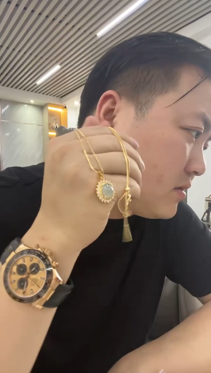 翡翠未镶嵌颈饰项链