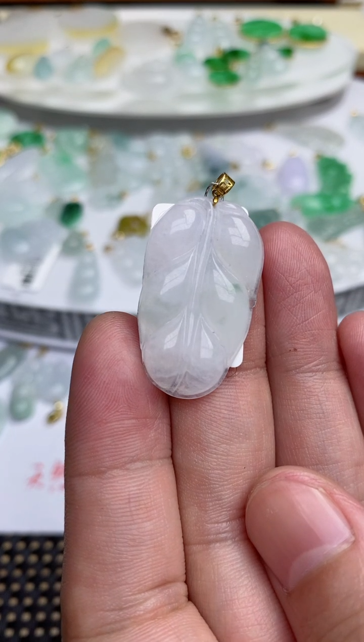 【闪购商品】翡翠吊坠(不含链)18K金镶嵌叶子