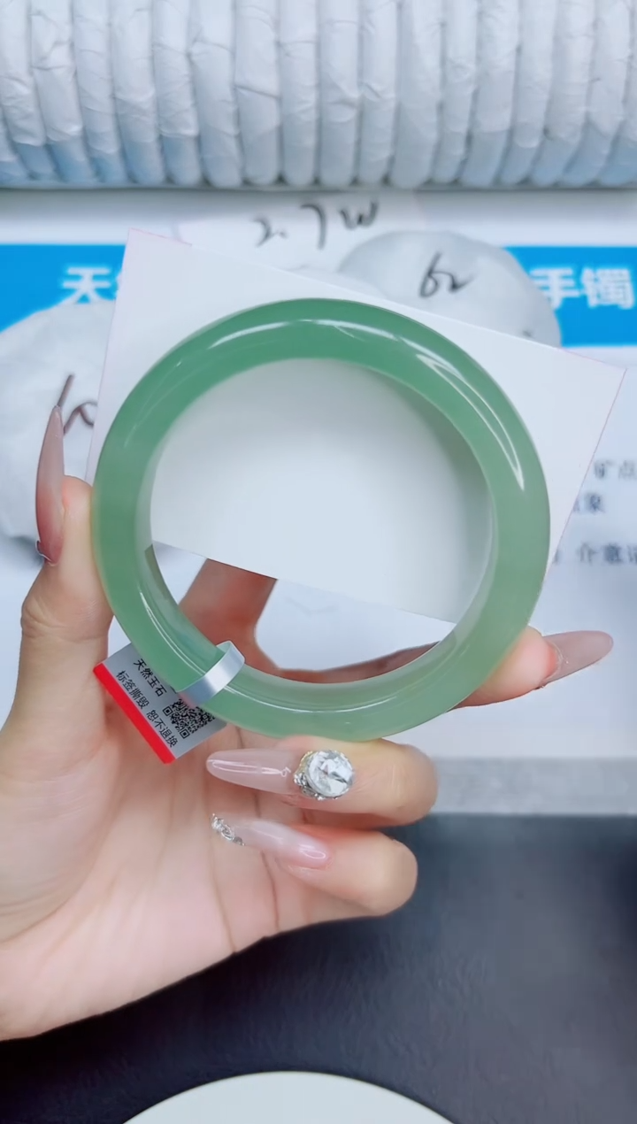 未镶嵌手镯石英质玉264/64