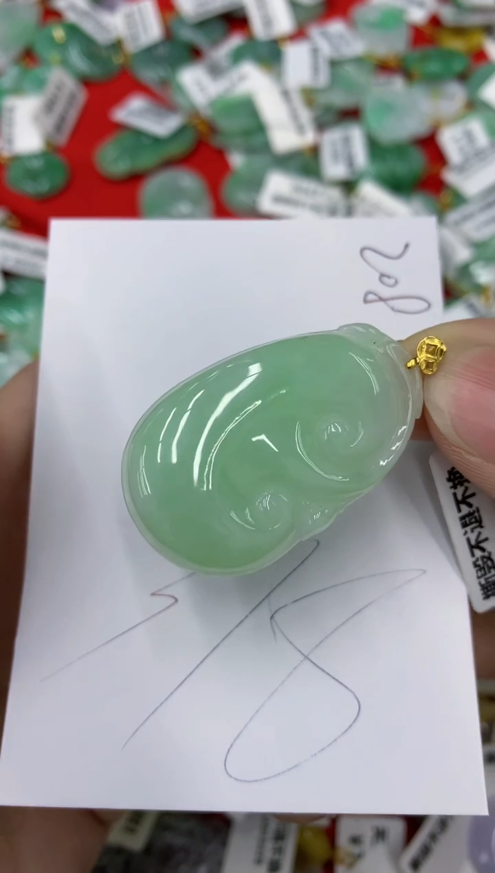 翡翠18K金镶嵌颈饰111111111