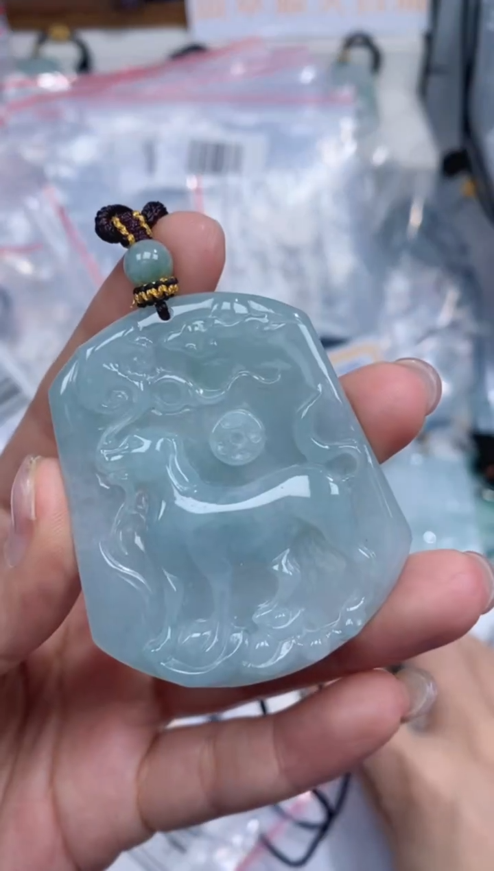 颈饰未镶嵌翡翠吊坠