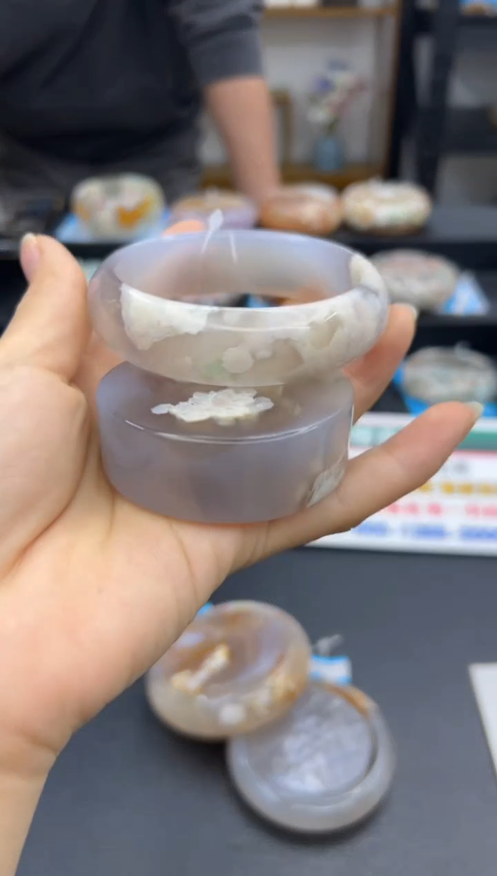 【闪购商品】石英质玉手镯未镶嵌A295(59圈赠送镯心)