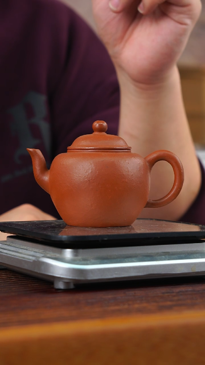 茶壶紫砂粗砂朱泥宫灯壶150CC