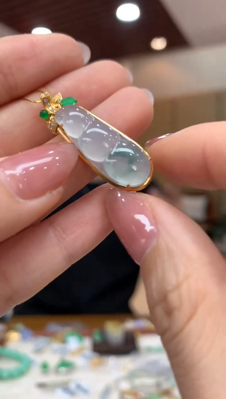 吊坠(不含链)18K金镶嵌翡翠豆子