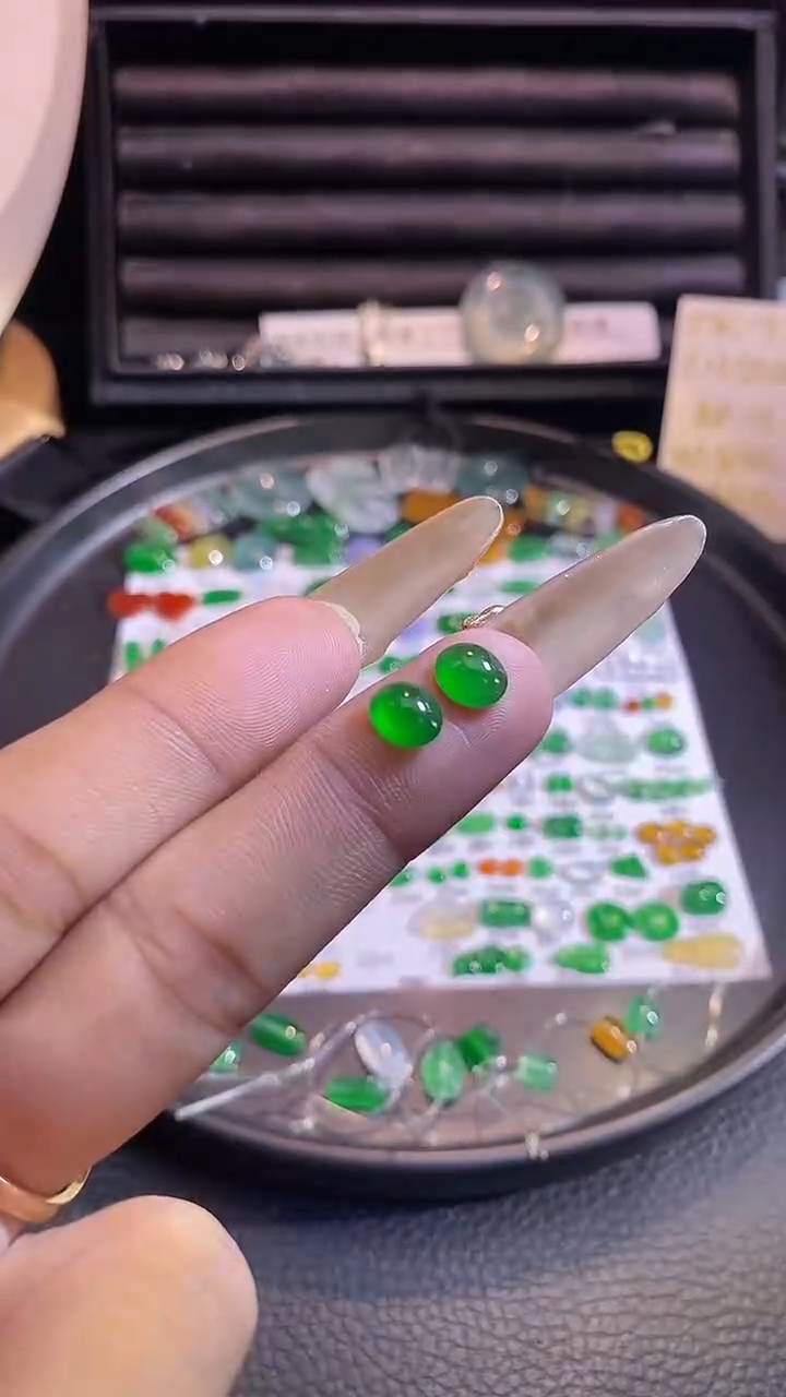 翡翠挂件未镶嵌蛋