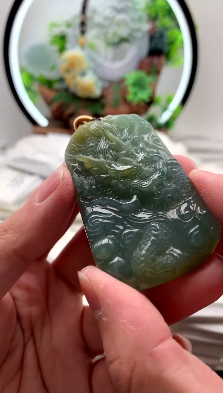 【闪购商品】翡翠颈饰未镶嵌龙牌