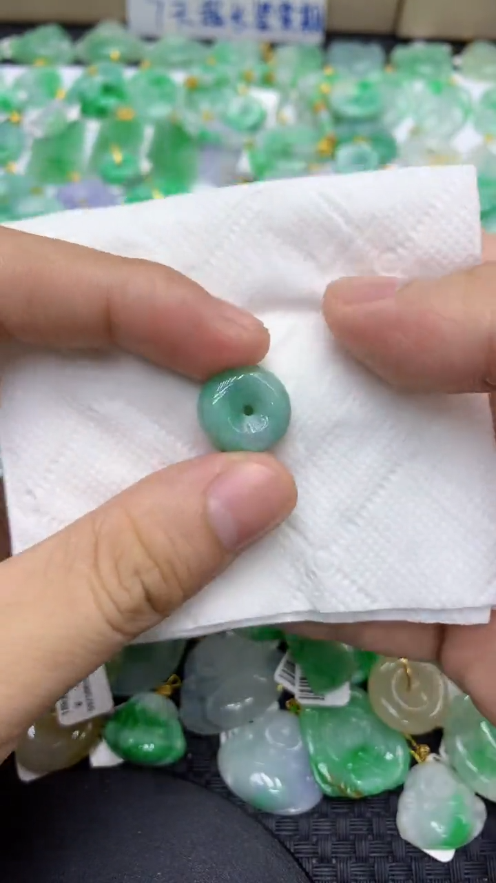 颈饰未镶嵌翡翠天然缅甸A货翡翠