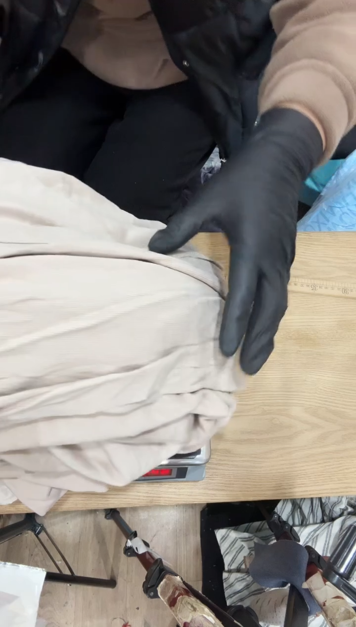 处理十元一斤澳绒布头1块             211号