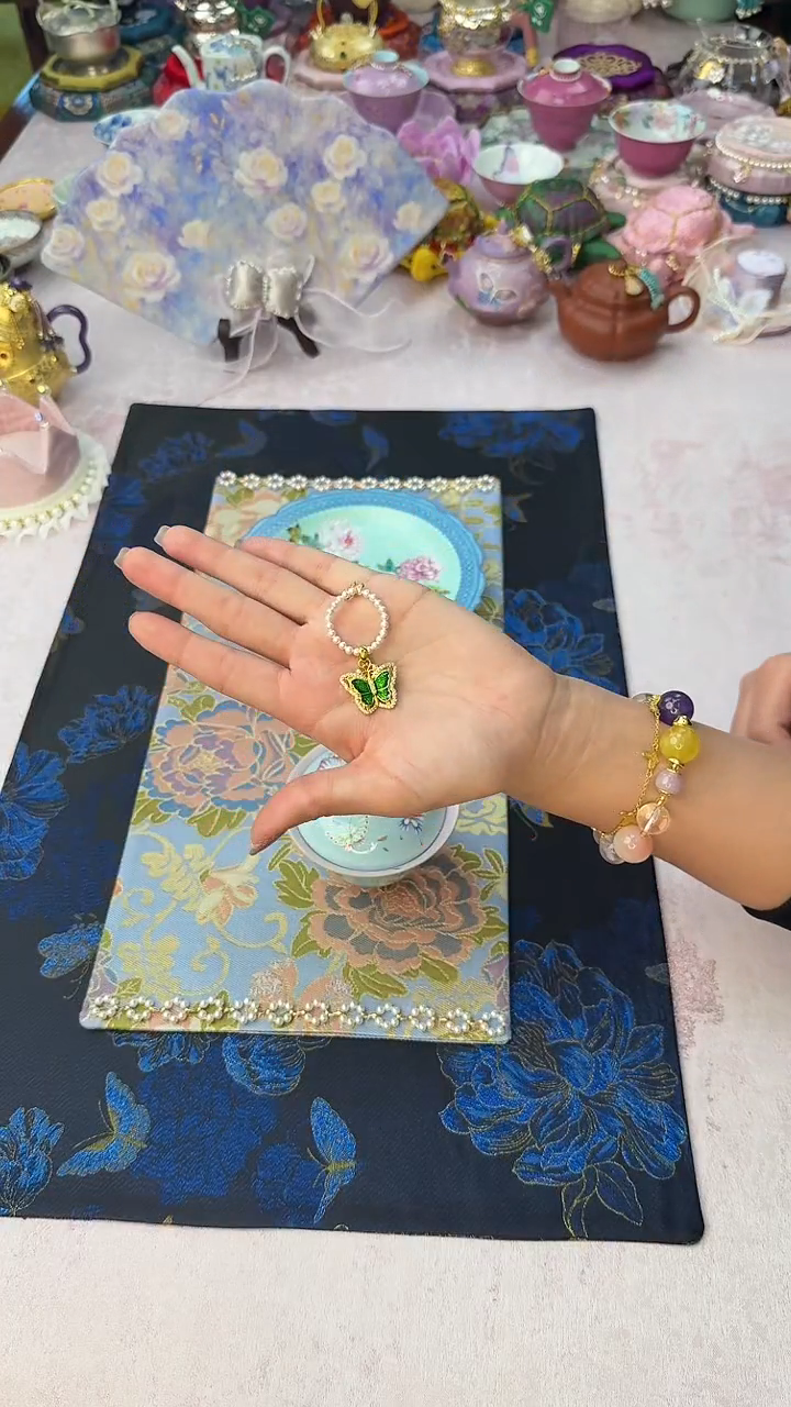 117蝴蝶盖碗提溜