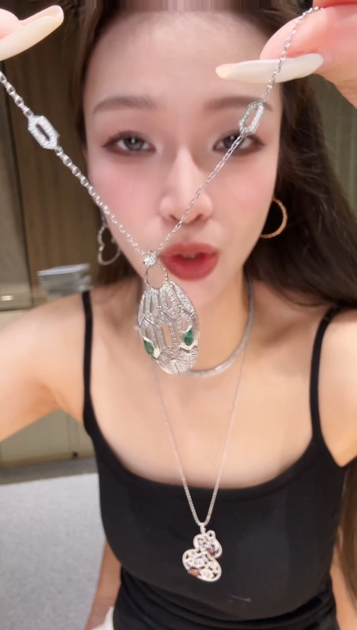 铂Pt950镶嵌项链钻石绿色眼睛 AY0432-PT-45