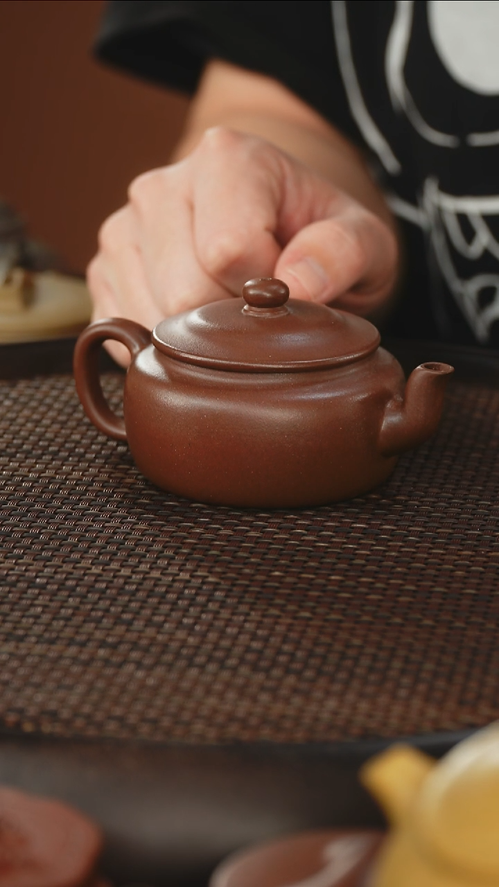 茶壶紫砂旭帽 底槽清