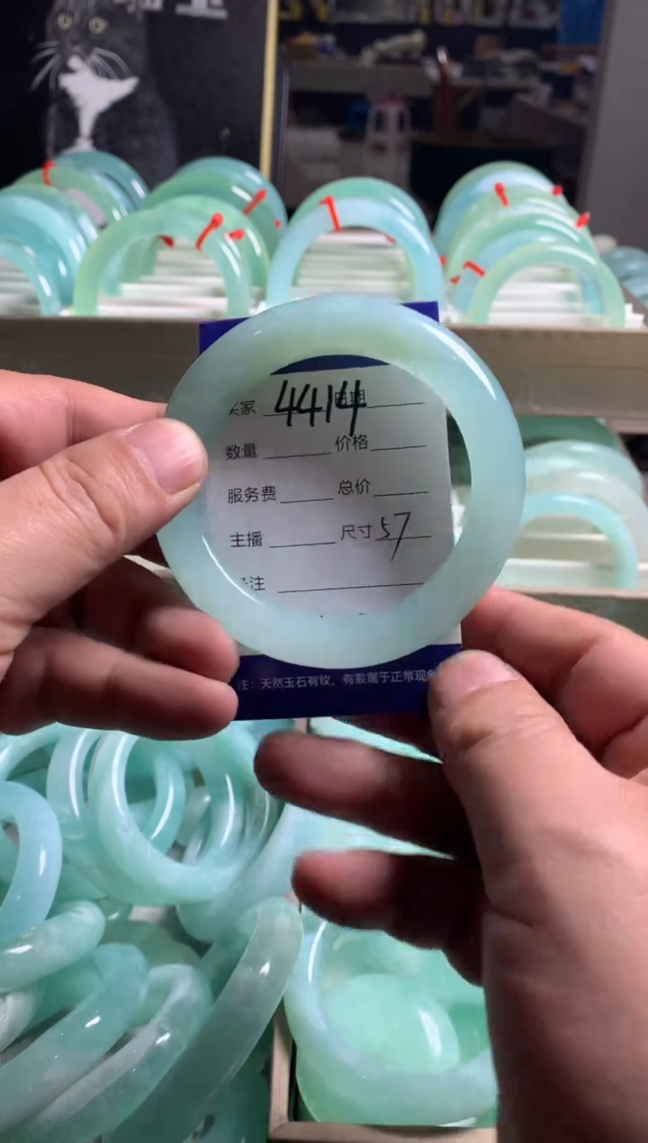 【闪购商品】蛇纹石玉手镯未镶嵌4414