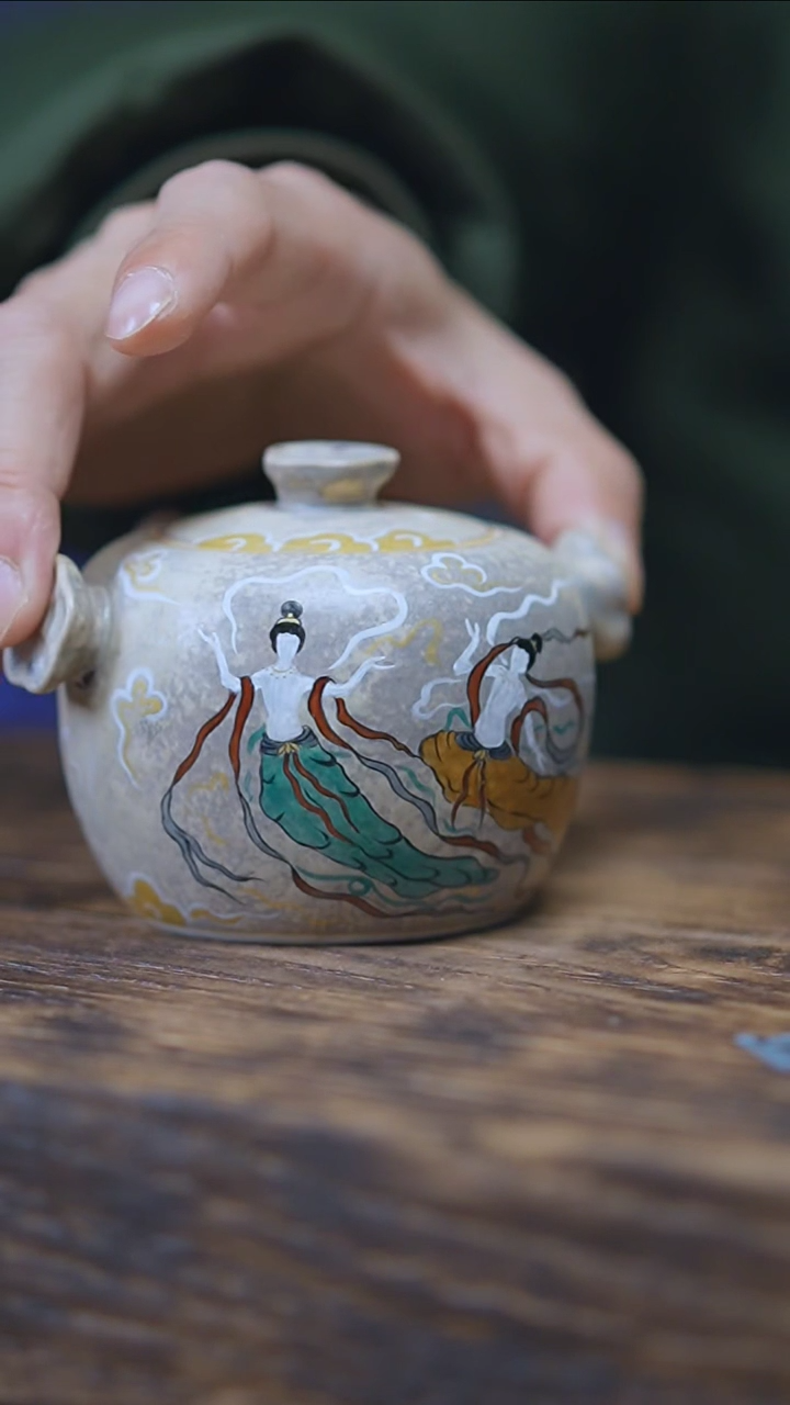 【闪购商品】322景德镇手绘飞天神女宝瓶