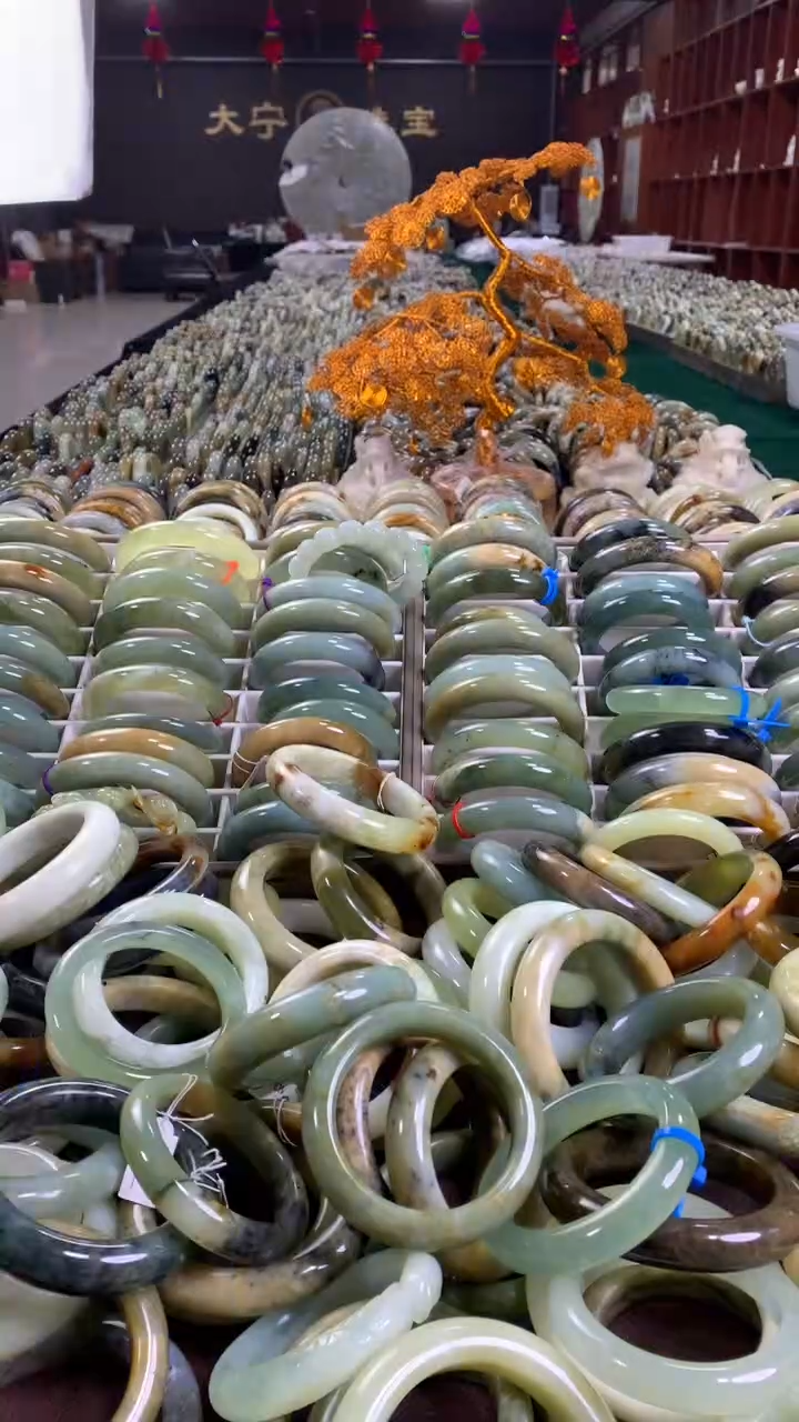 未镶嵌蛇纹石玉手镯2299