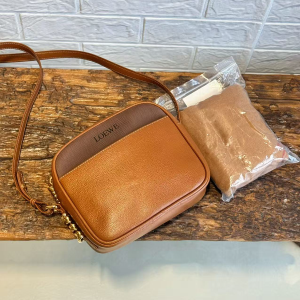 95新 LOEWE/罗意威 南瓜蛇骨相机包