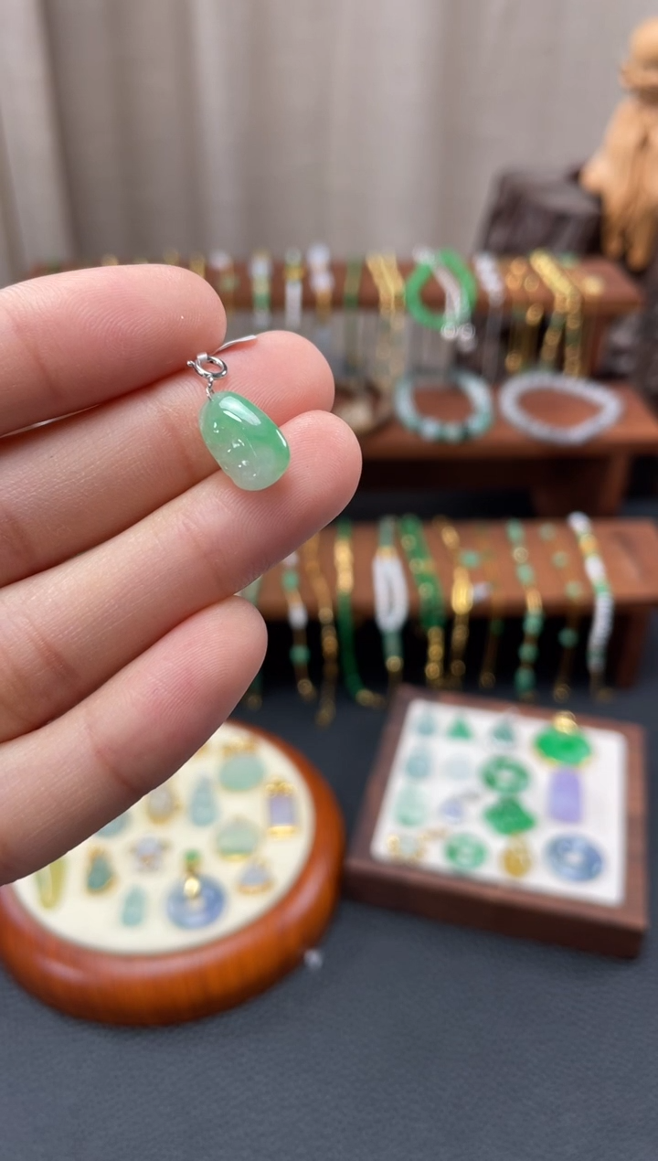 【闪购商品】翡翠吊坠(不含链)18K金镶嵌一个  JK128
