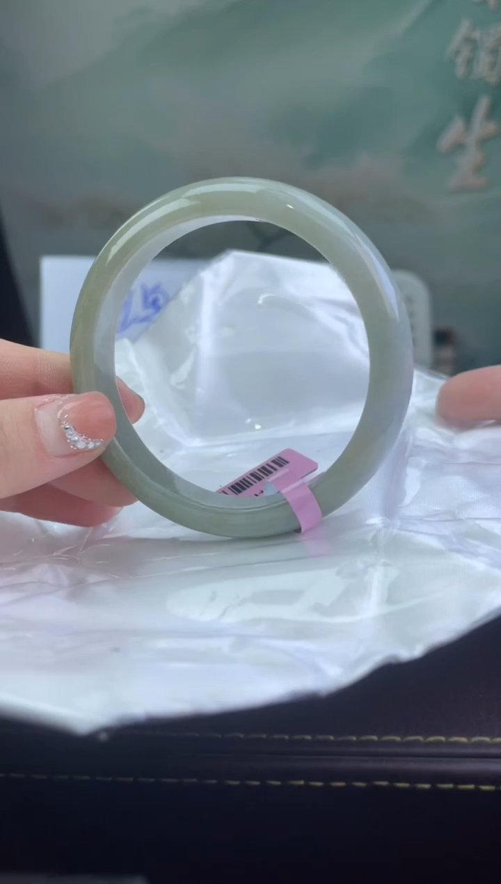 翡翠手镯未镶嵌6翡翠手镯（微瑕）