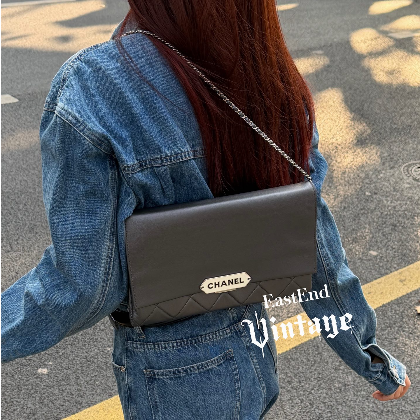 95新 Chanel/香奈儿 東区-银灰色珐琅扣信封包单肩包/03849