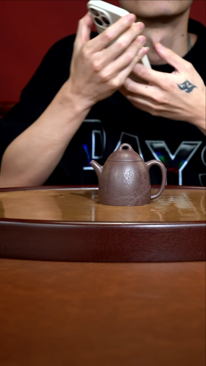茶壶紫砂Y***y    秦权  崔子冶一比一复绘   170cc  带2个主人杯