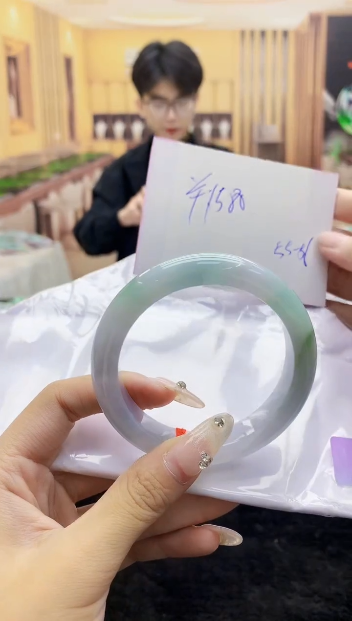 【闪购商品】翡翠手镯未镶嵌       H69-53
