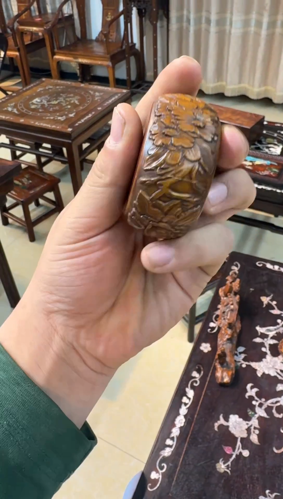 黄杨木拨浪鼓手摆件