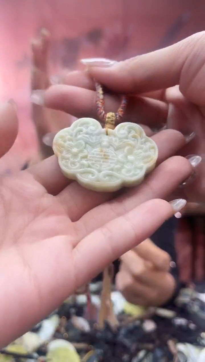 未镶嵌岫玉吊坠·