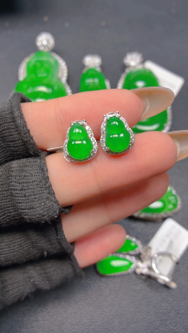 银S925镶嵌翡翠耳饰1