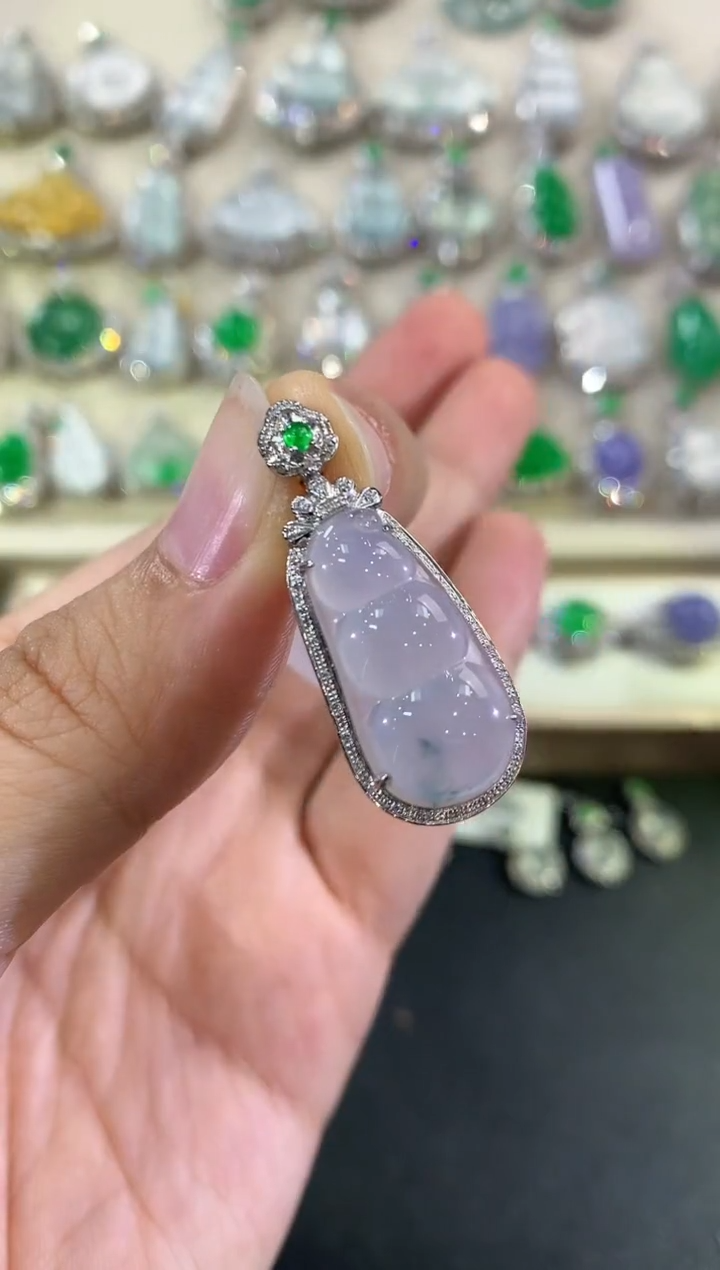 翡翠18K金镶嵌吊坠(不含链)V11紫色有色差